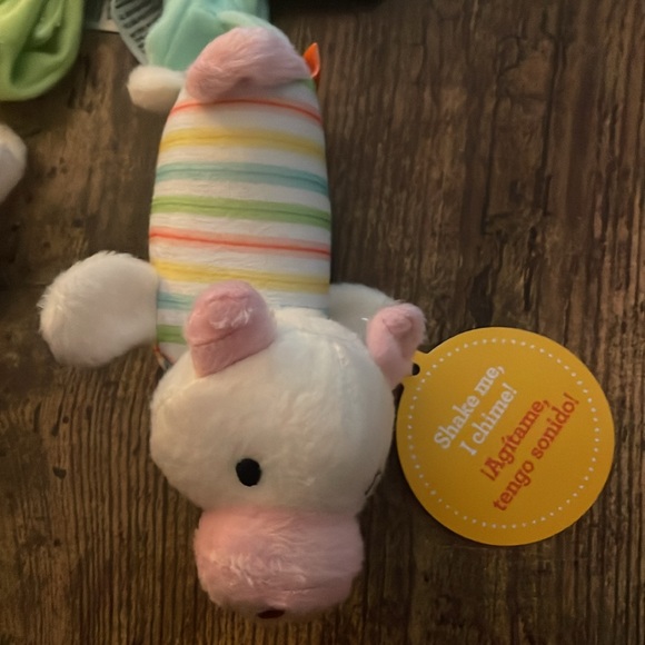 Hanging Stuffed Animals that Chime for Babies - Picture 5 of 9